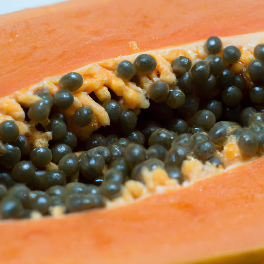 Discover the juicy and delicious flesh of this papaya fruit.